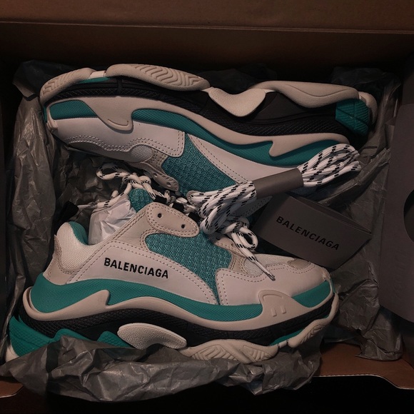 balenciaga triple s dust bag